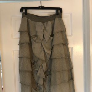 Saga skirt olive green grey size 1.Cotton and silk blend very nice 🤩 price firm
